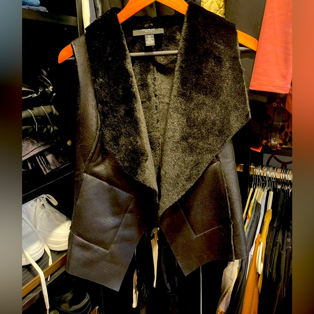 Black vest leather- faux fur